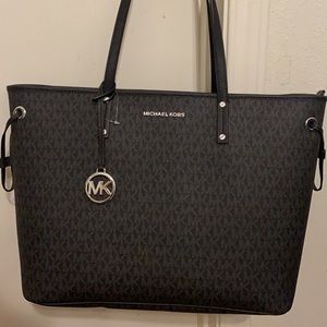 Large Michael kors tote bag